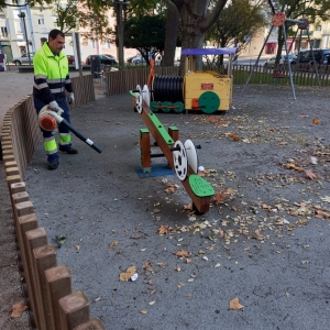 Limpeza Parque Infantil Praça Paiva Couceiro